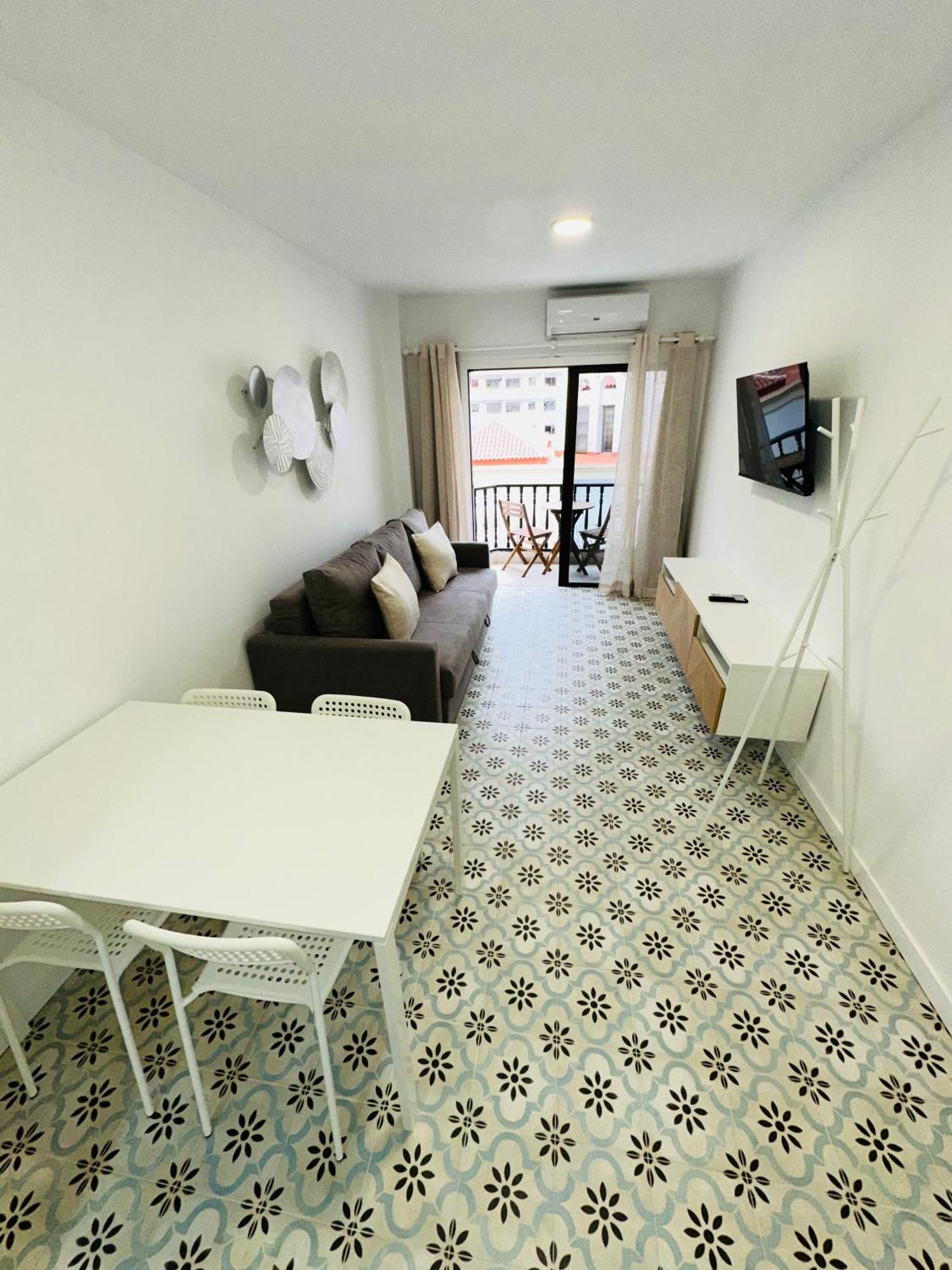 Central Flat Los Cristianos Square Guincho  Exterior photo